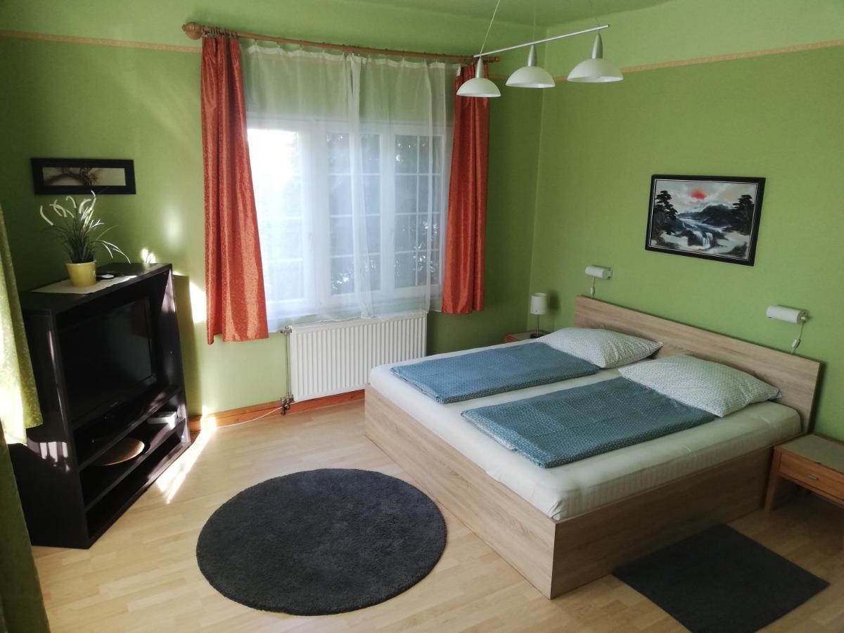 Kornel Apartman Siofok Exterior photo